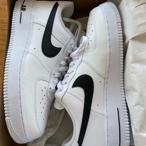 Nike Air Force 1 black and white